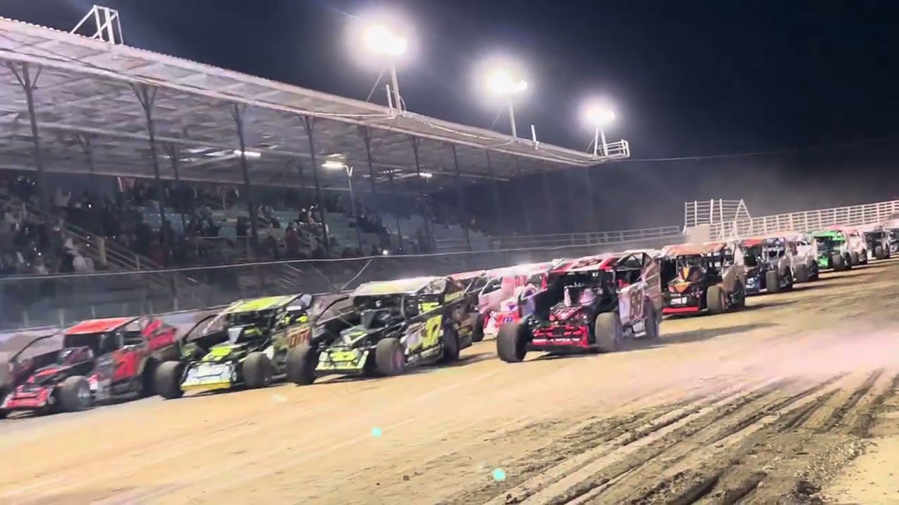 Billy Whittaker Cars 200 4-Wide Salute