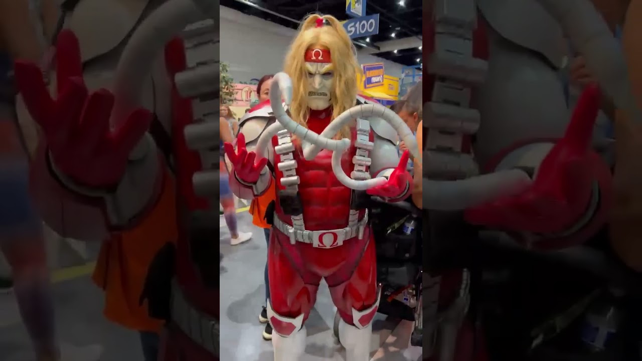 Who needs an action figure? Just become one 😁 #sdcc #marvel #marvelcosplay #comiccon #omegared