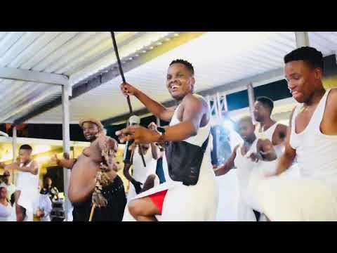 Ukhuzani eperfomer ingoma yakhe entsha okokuqala eMlazi ethi Ngavele ngamnika.
