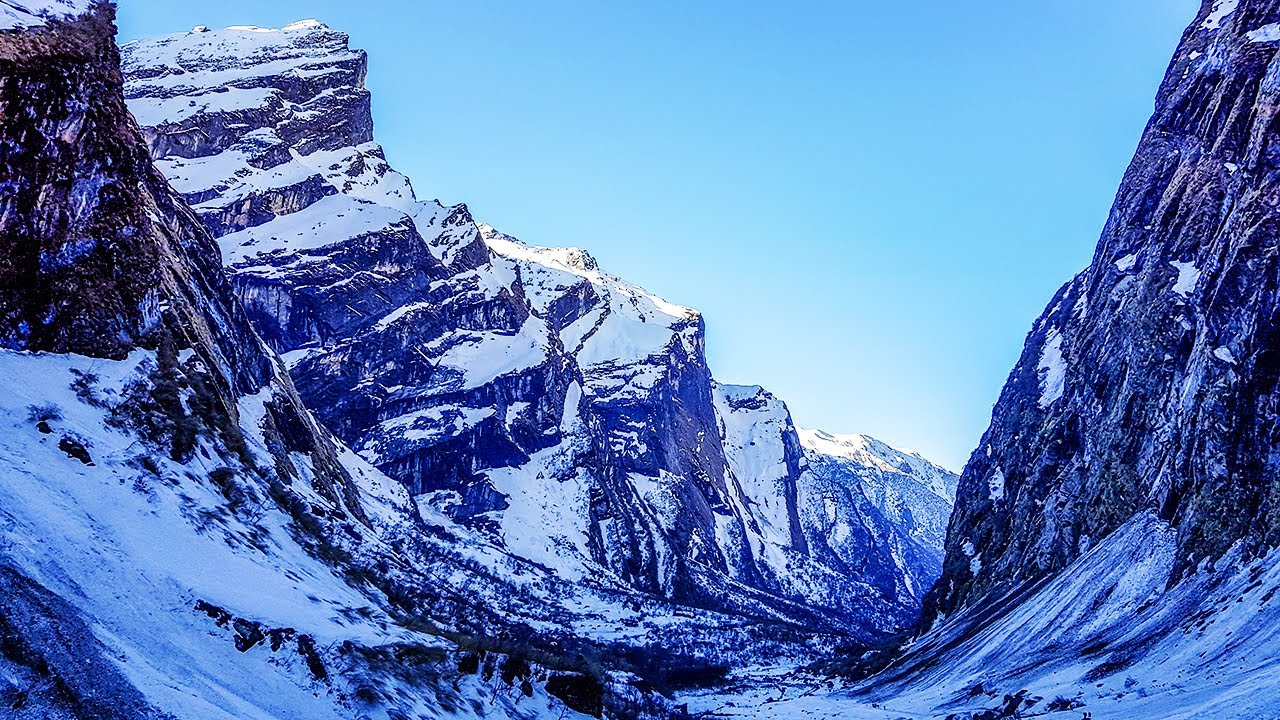Annapurna Base Camp | Snowy Rocky Mountains of the Himalayas