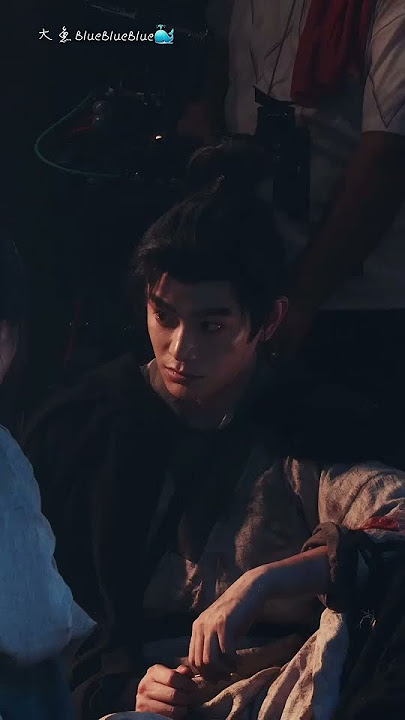 ding yuxi was injured deng enxi took care of him. 🤧🤧