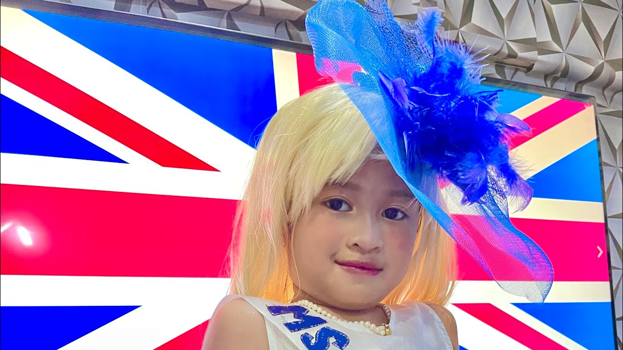 DIY costume/Ms. United Kingdom