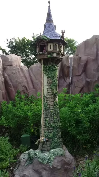 ディズニー アトラクション ラプンツェル