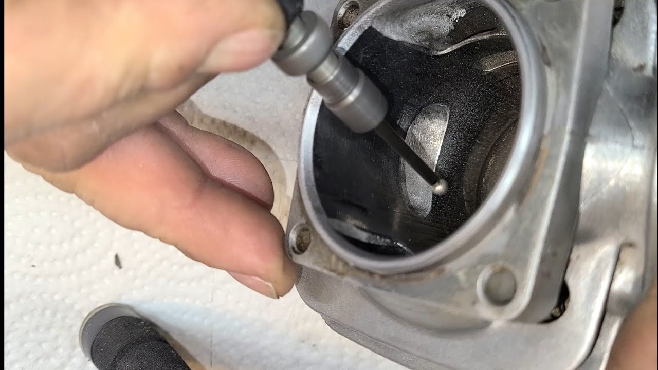 How to port a chainsaw part 9 Chamfering the ports. YouTube