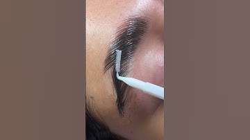 Brow lamination step 2👌 #browlamination #browlift #browtransformation #eyebrows #beauty