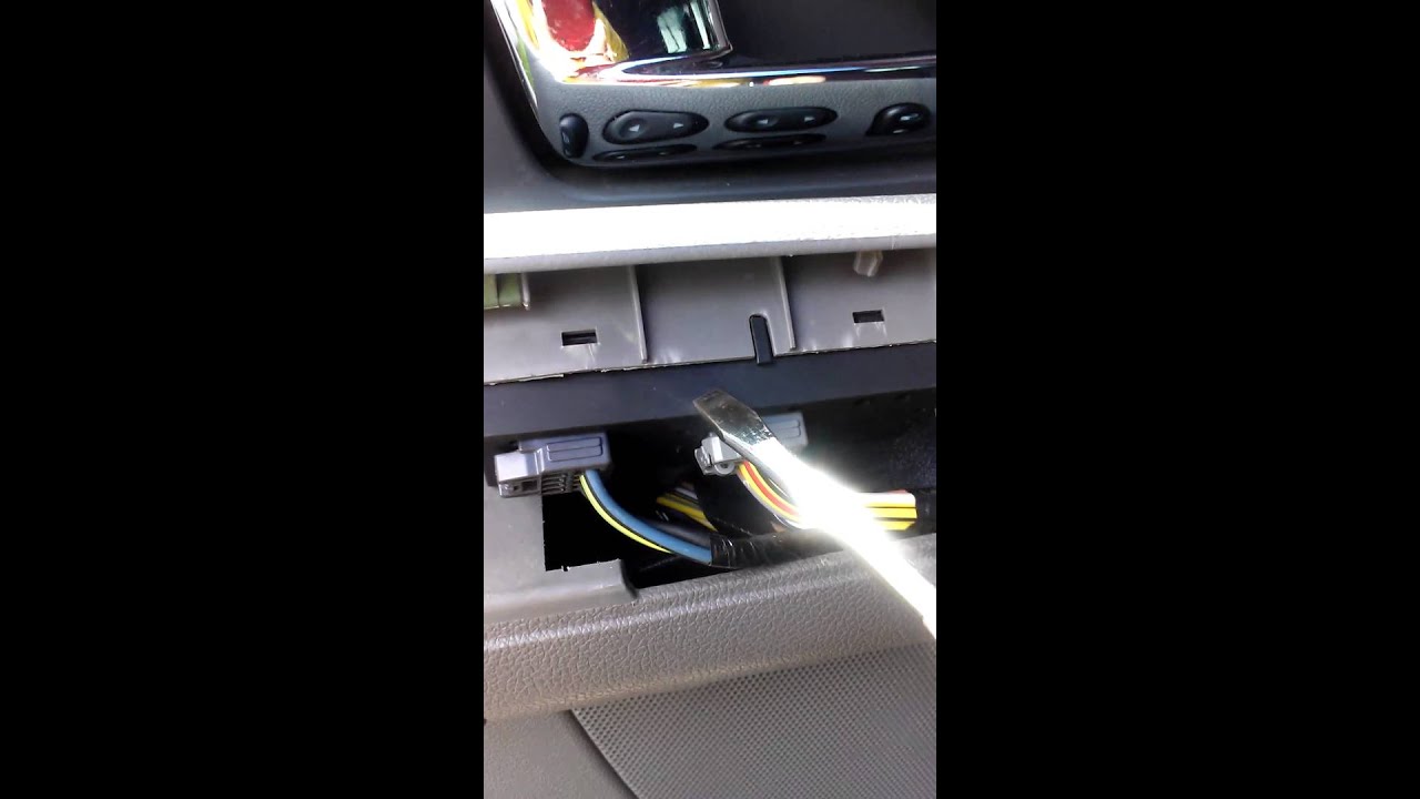 power door switch on 2005 Ford expedition - YouTube