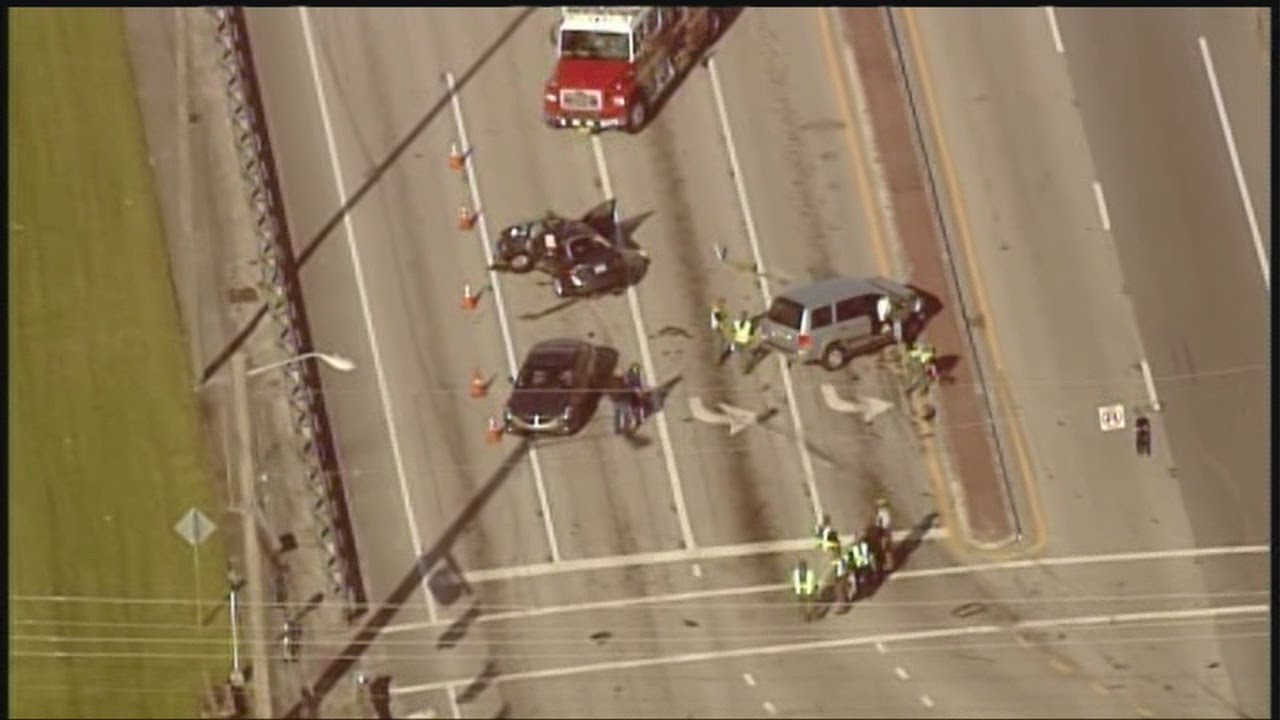 2 dead in suburban Delray Beach crash - YouTube