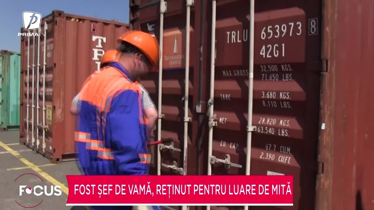 Fost șef de vamă, reținut pentru luare de mită
