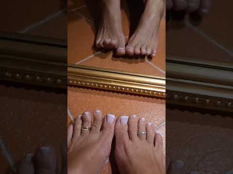 Perfect French Pedicure & Toe Rings ✨