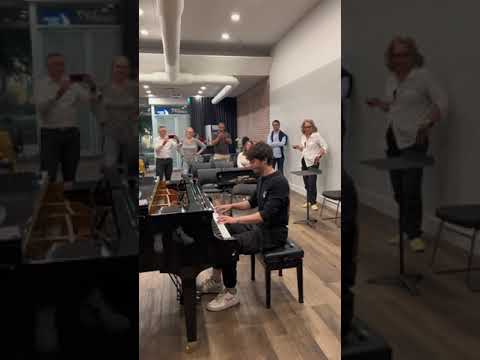 Playing My New Track STARFALL At A Random Recital In Downtown Montreal
