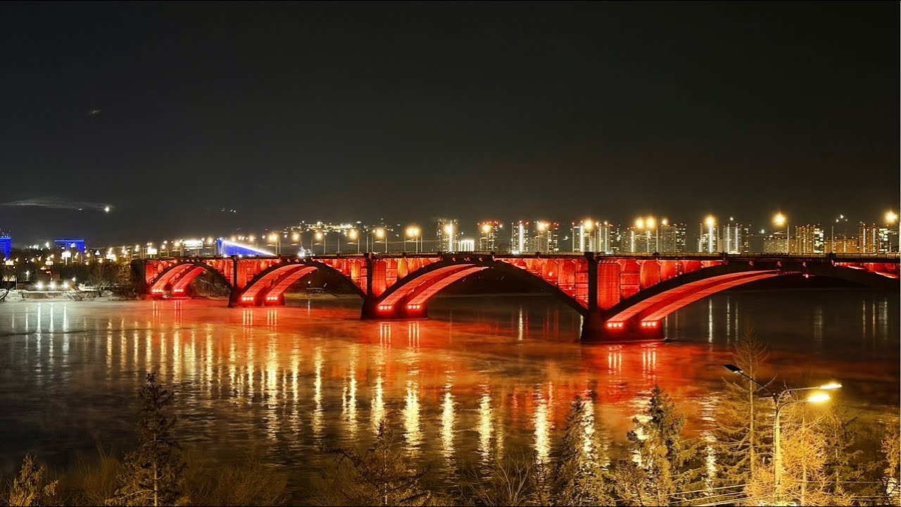 Россия, город Красноярск, река Енисей, исторический центр, улица Карла Маркса, Мира и метро, walking