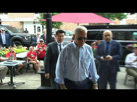 Biden makes impromptu ice cream stop in Wisconsin