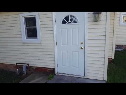 Video: Vai priekšējās durvis veras iekšā vai ārā?