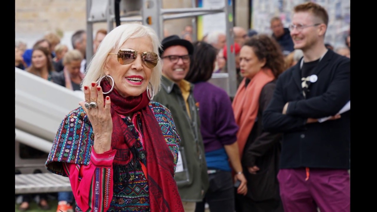 documenta 14 Abschlussfeier auf dem Parthenon of Books mit Marta Minujín