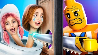 CacheCache Extrême Dans Des Boites Lego ! Roblox Rainbow Friends VS Skibidi Toilet !