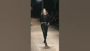 Gigi S One Of The Best Catwalk Gigihadid Catwalk Isabelmarant Runway 