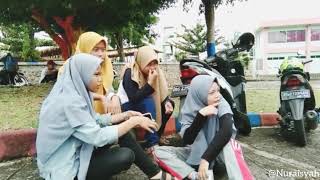 Haus? Es Kacang Merah Nyegerin Brayy? Iklan Online Lucu