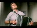 Tony MacMahon plays two reels (transposed in D)