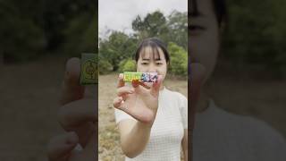 Make a string from 🍢🍡🍫🍭🍿🧊 chewing gum #bushcraft #shorts#survival
