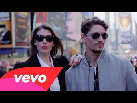 სვინგის ახალი კოლექცია swings new collection in New York