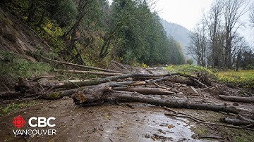 Helicopters lift hundreds to safety after motorists trapped on B.C. highway