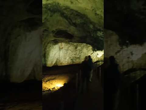 كهف بيامبارة البوسنة السياحة سياحة الطبيعة جمال الطبيعة حديقة اماكن سياحيه