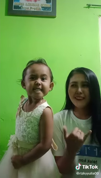 Viral tik tok di depan orang tuamu