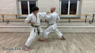 Bassai Dai kata bunkai 2 - Uchi Uke - Gyaku Uchi Uke