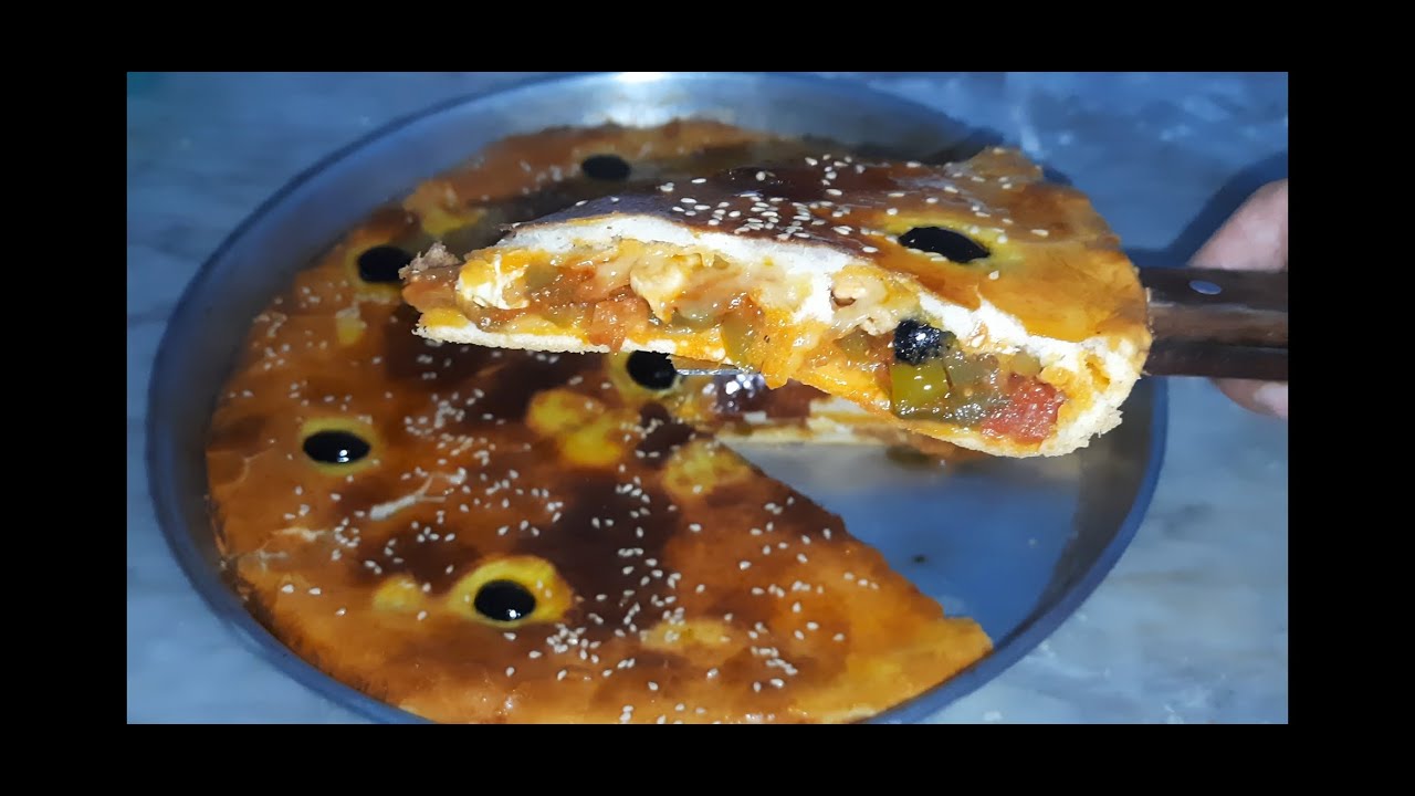 خبز محشي / فطيرة محشية بعيجينة مختلفة تماما قطنية رائعة جدا تصلح لجميع المملحات مع حشو لذيذ جدا