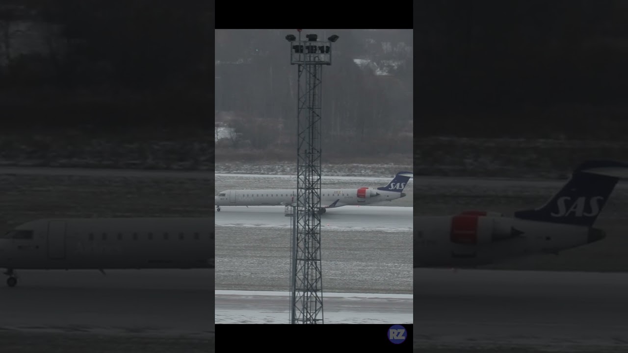 Plane Spotting SAS CRJ9 (EI-FPH) Takeoff at Tallinn Airport