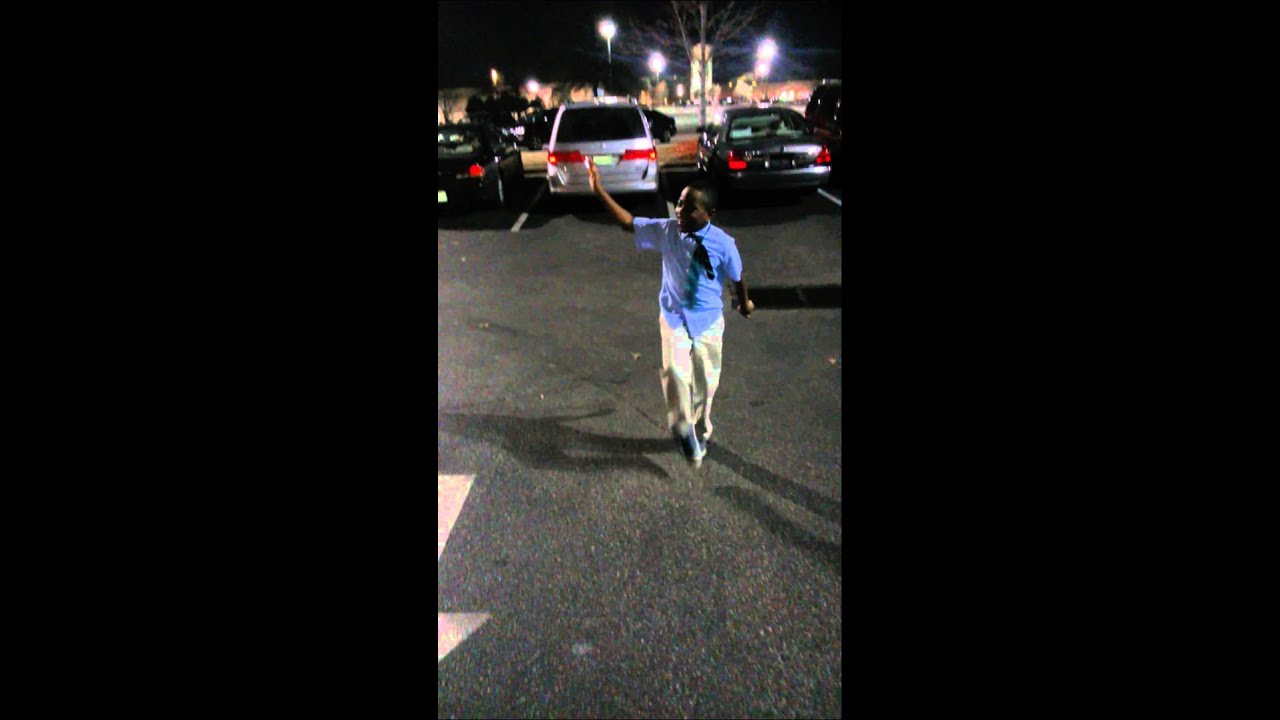 Drip drop dance by kid at tgi friday YouTube