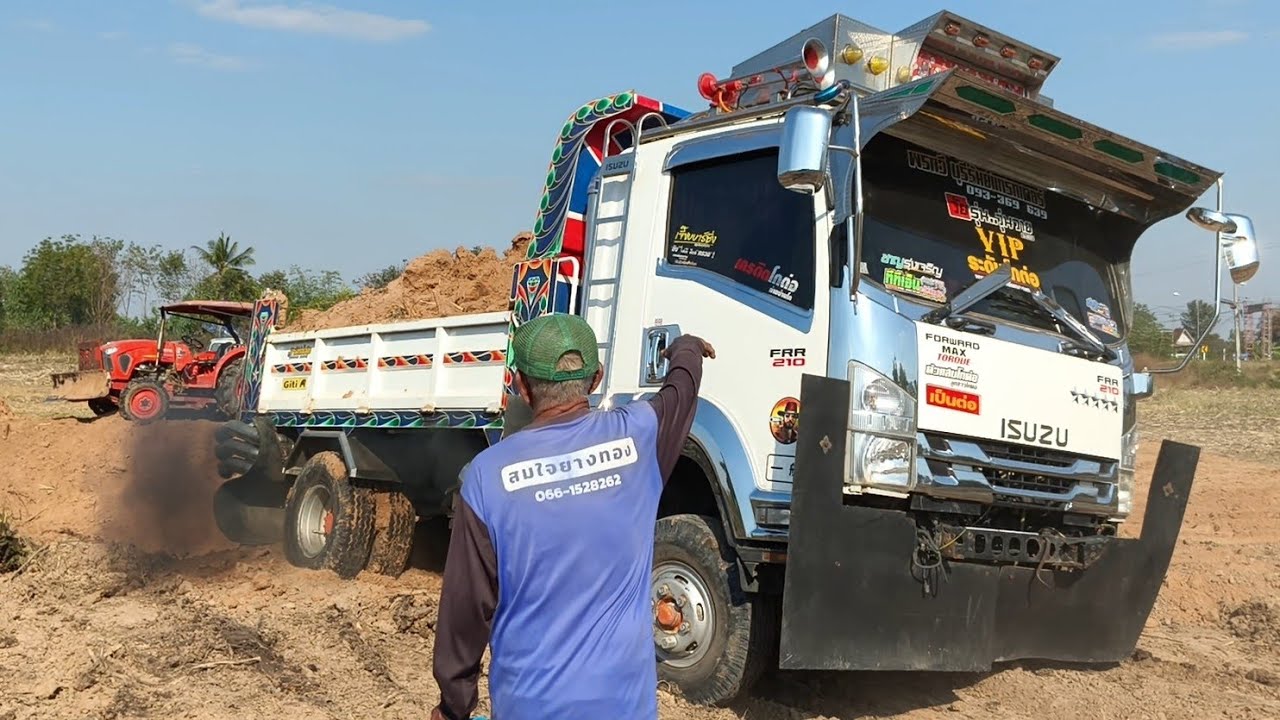 ผู้สาวสวยหน้าใสกดใส่ไม่ยั้ง‼️ติดหล่มลั่นเหยียบสนั่นหนุ่มๆชิดซ้าย ระดับโก๋ต่อ พรทวีบุรีรัมย์แทรกเตอร์