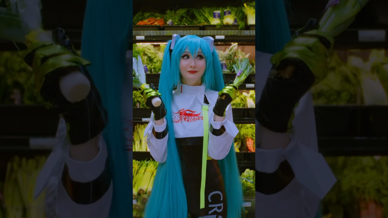 Choose your side!🥬 #hatsunemiku #miku #hatsunemikucosplay #vocaloid #cosplay #cosplayer #animegirl