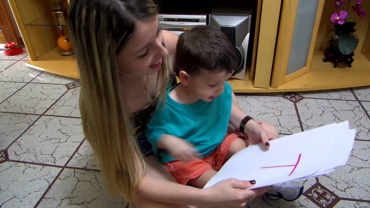 Criança de 2 anos que sabe o Alfabeto. - YouTube