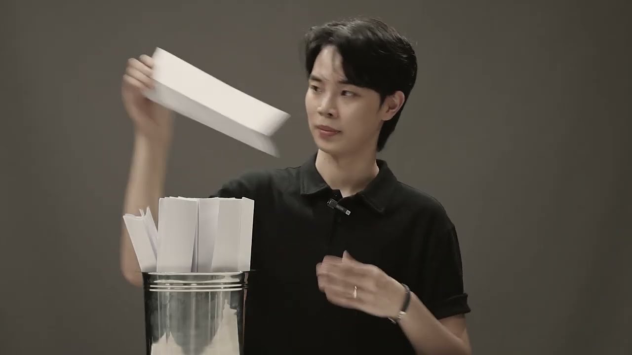 표민엽 배우님의 인터뷰 전격 공개 ✨ | 정말 하고 싶었던 로맨스 장르 공연의 주연으로 캐스팅 되었습니다. 그런데 만약 상대 배역이 전 연인이라면?