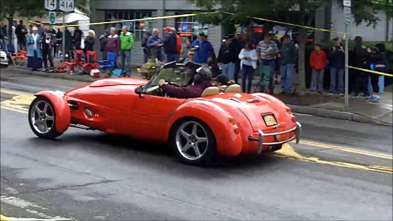 2017 U.S. Vintage Grand Prix car showrounding the bend at Franklin