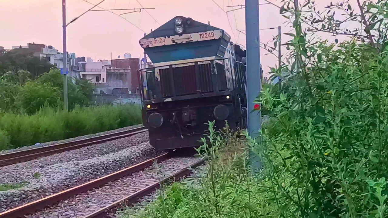 EMD Rescuing Dead WAP5 Daulatpur Chowk Sabarmati BG Express YouTube emd-rescuing-dead-wap5-daulatpur-chowk-sabarmati-bg-express-youtube