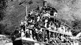 Navigating the Whanganui River