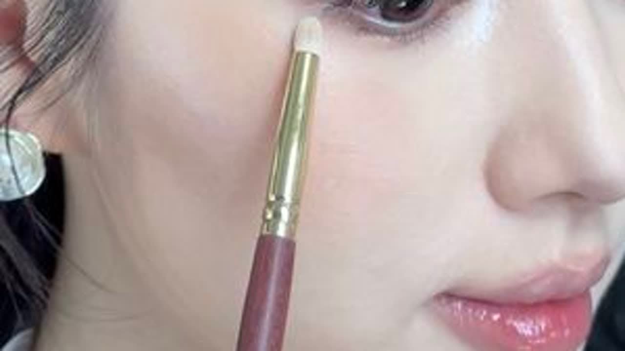 💫沉浸式～原相机后置无美颜无滤镜化妆过程 #潮妆研究所 #夏日大胆妆出彩 #沉浸式化妆 #新手化妆教程 #清透妆容