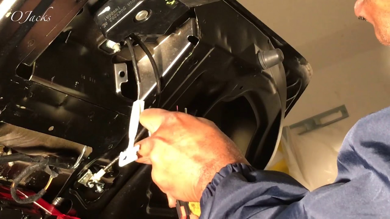 Replace a Broken Trunk Lock on 2005 Ford Focus YouTube