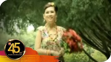 Thumbnail of 黄晓凤ANGELINE WONG I 迎春贺岁金曲II I 大家恭喜 I OFFICIAL MUSIC VIDEO