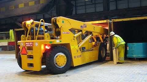 ML1612R Loading steel coils in container