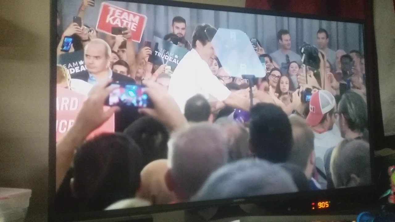 Justin trudope says sorry and uh for black face