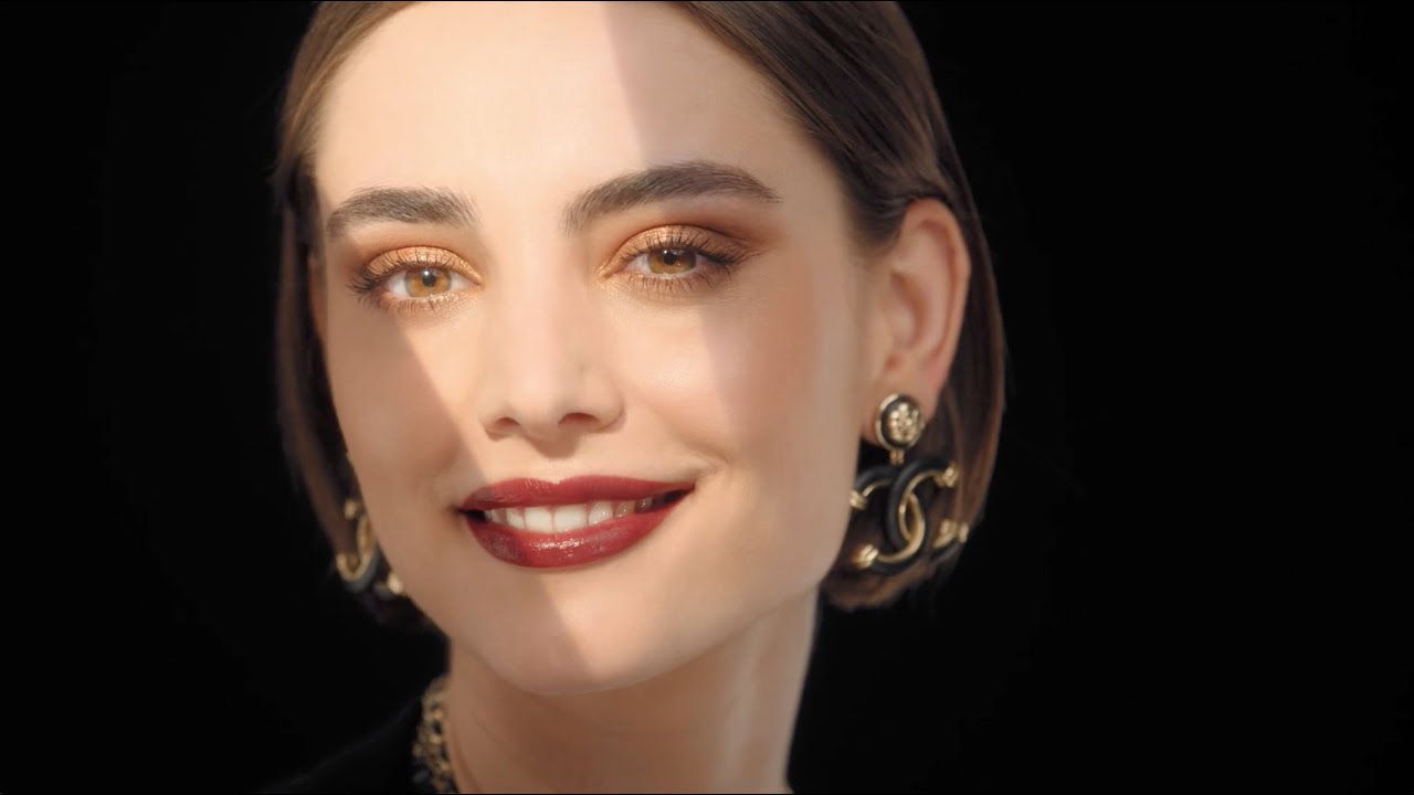 CHANEL Holiday 2022 How to Create a look with the Holiday 2022