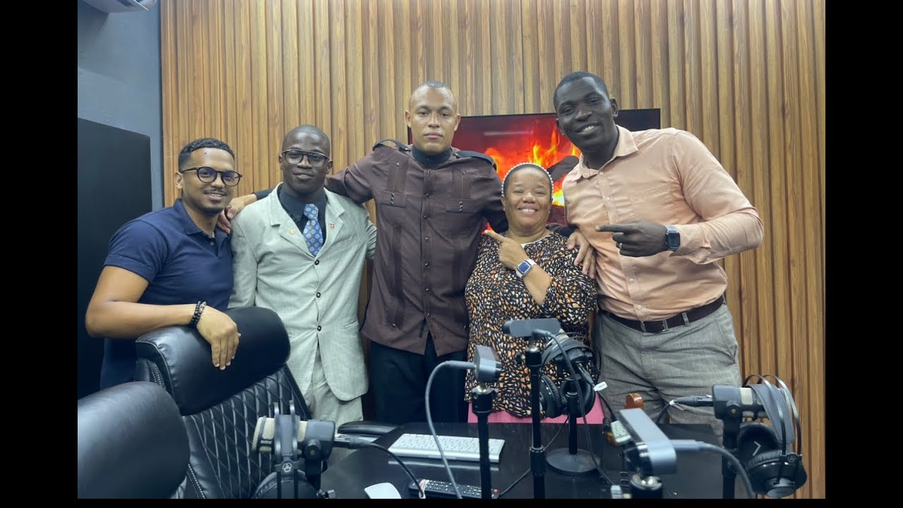 Los titanes comenzaron en la carne y terminaron hablando en lengua CHOQUE DE TITANES)