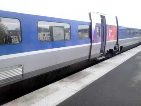 Annonce SNCF en gare de Saint-Malo: départ du TGV 8084 + Sifflet + Fermeture des portes