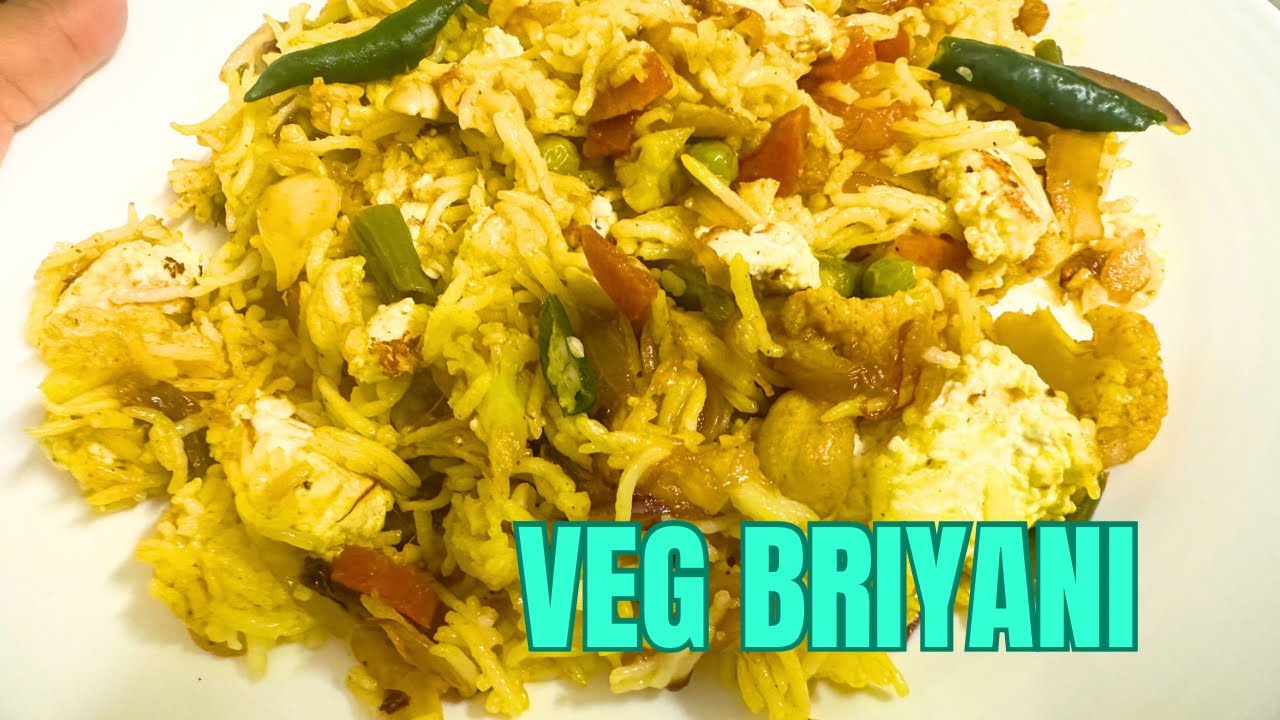 Aaj banayi ghar pr tasty veg biryani 😊😋#youtuber #food #foodie #cooking #recipe 