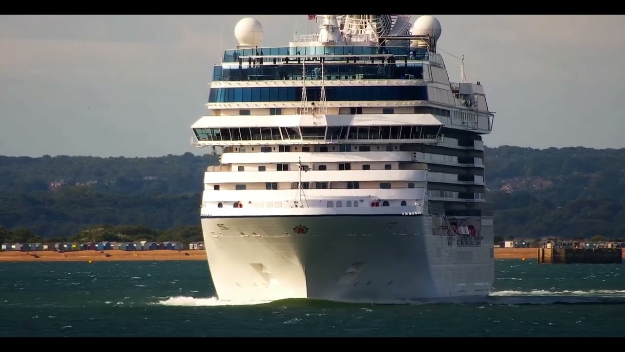 Oceania Vista leaving Southampton then rounding the Bramble Banks 21/07/2025