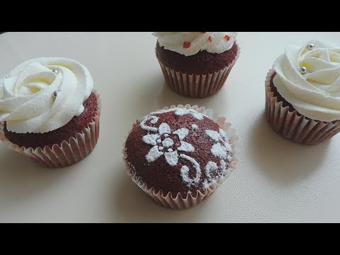red-velvet-cupcakes-with-cream-cheese-frosting