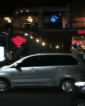 Suasana malam hard rock cafe bali